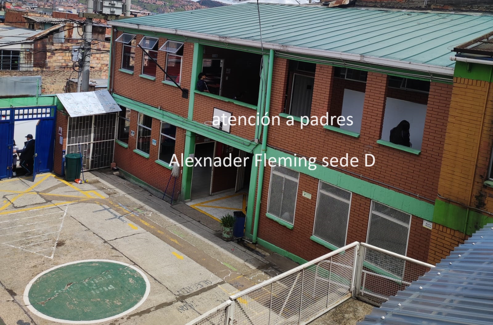 Haga Click en el botón para acceder al archivo