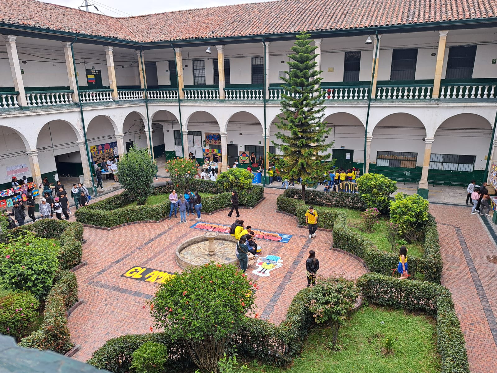 Liceo Agustin Nieto es un carnaval de colores!