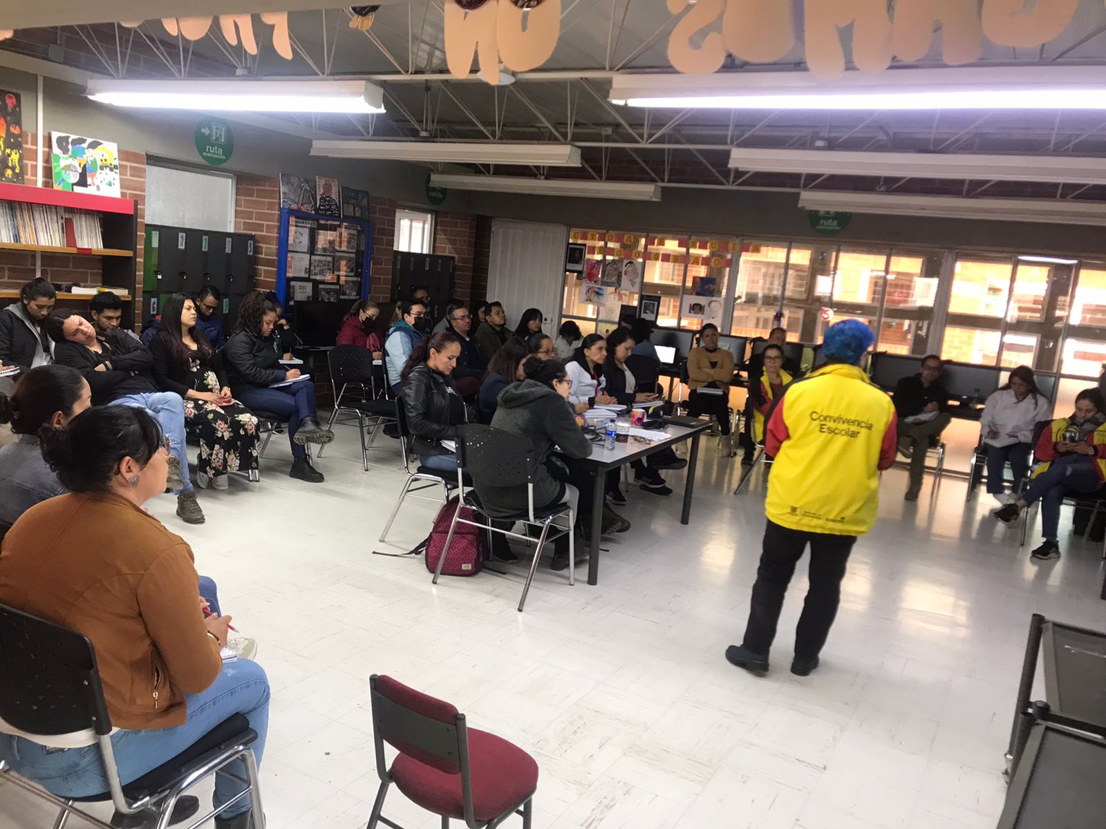 Participación de las gestoras con los docentes del Colegio San José de Usme.