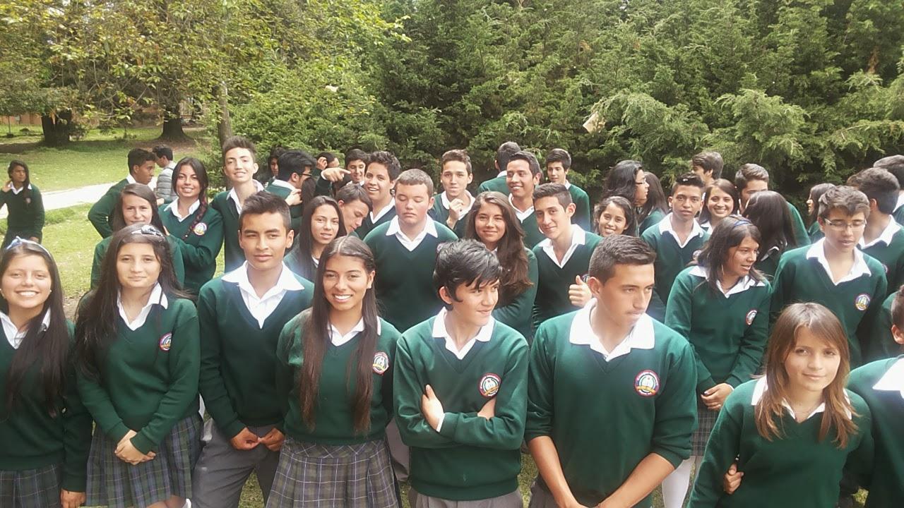 👔👔¡Atención, comunidad Usaquén! Nuestro uniforme se pone a la moda en 2025👔👔