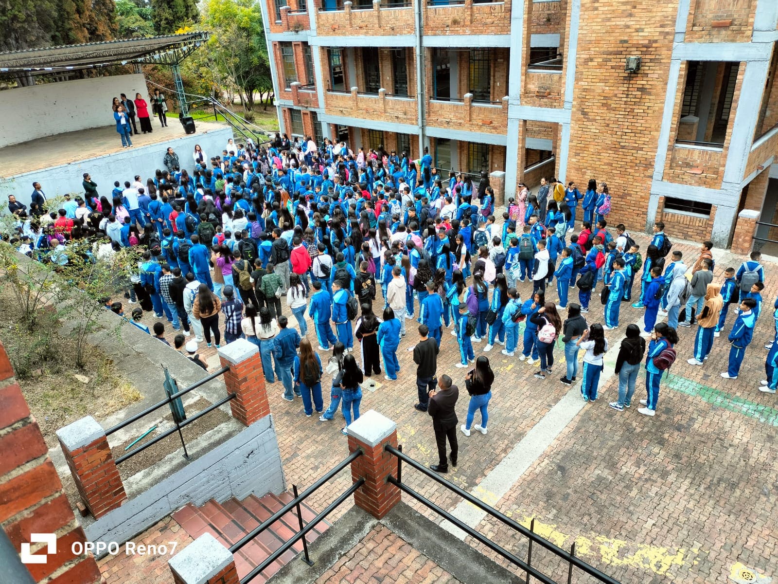 Estudiantes de bachillerato sede B