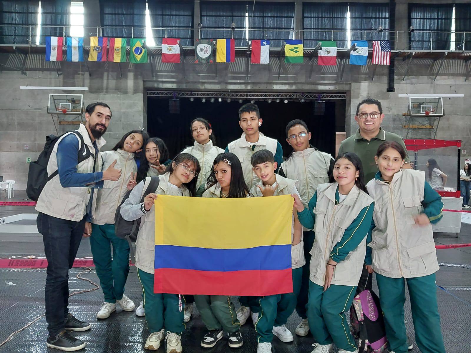 Mirla-Bot en el torneo internacional de Robots 2025 