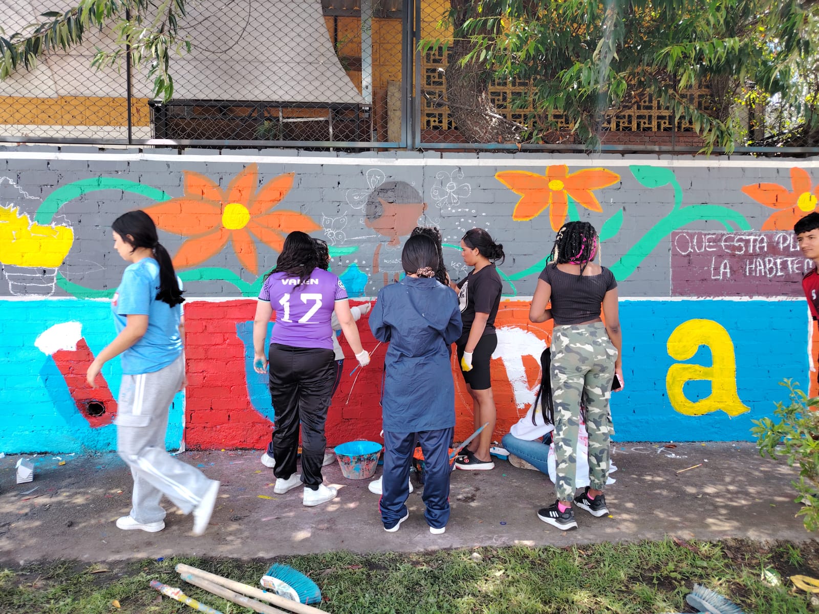 Estudiantes muralistas