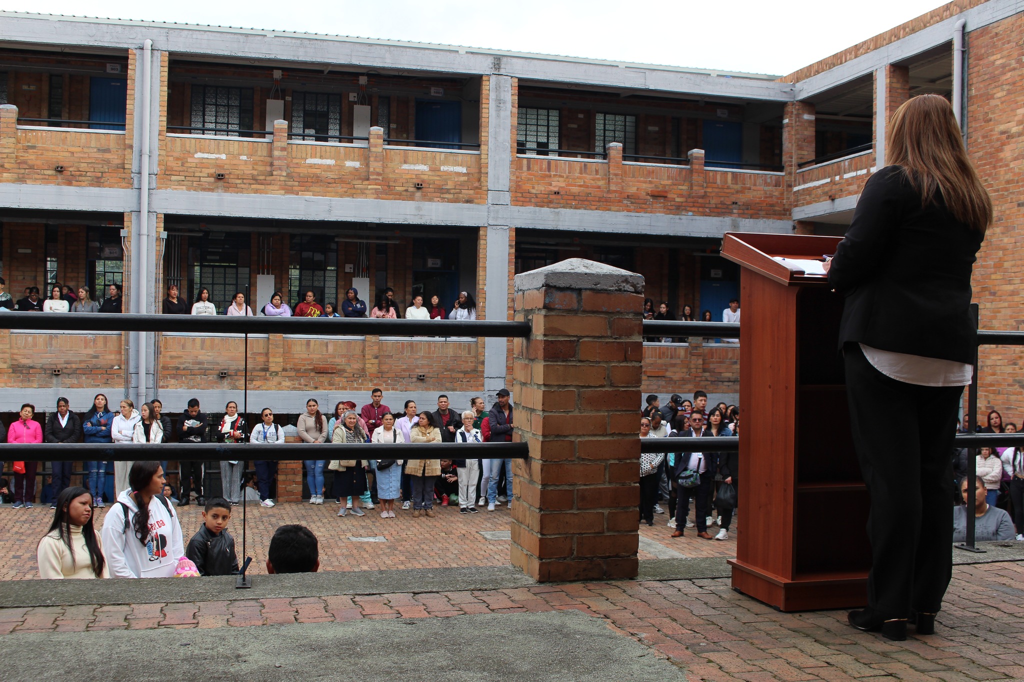 La rectora Mauci Calderon socializando las cuentas de inversion durante el 2025