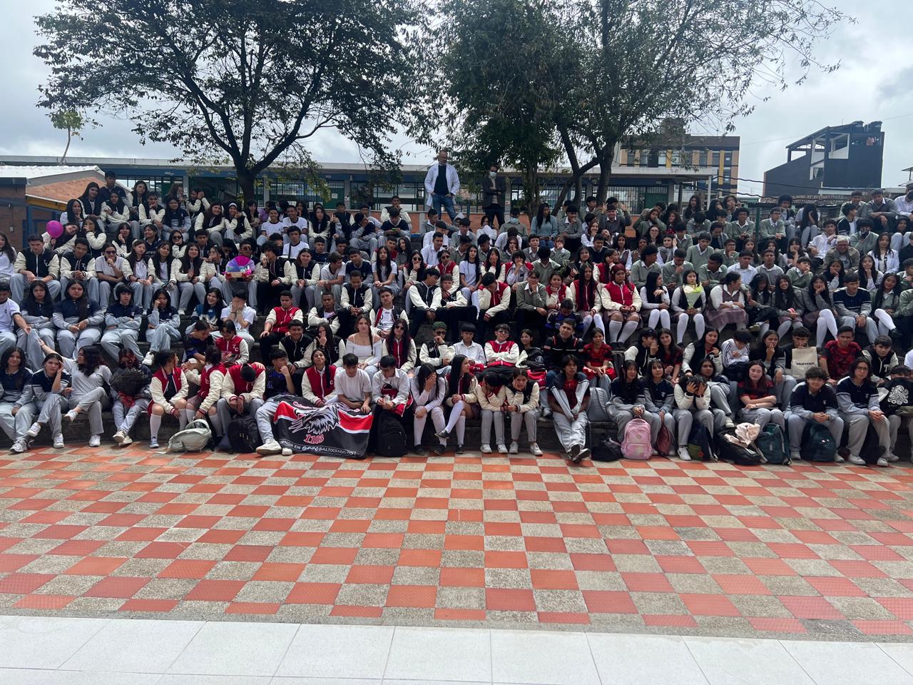 COLEGIO TOMAS CARRASQUILLA POBLACION ESTUDIANTIL