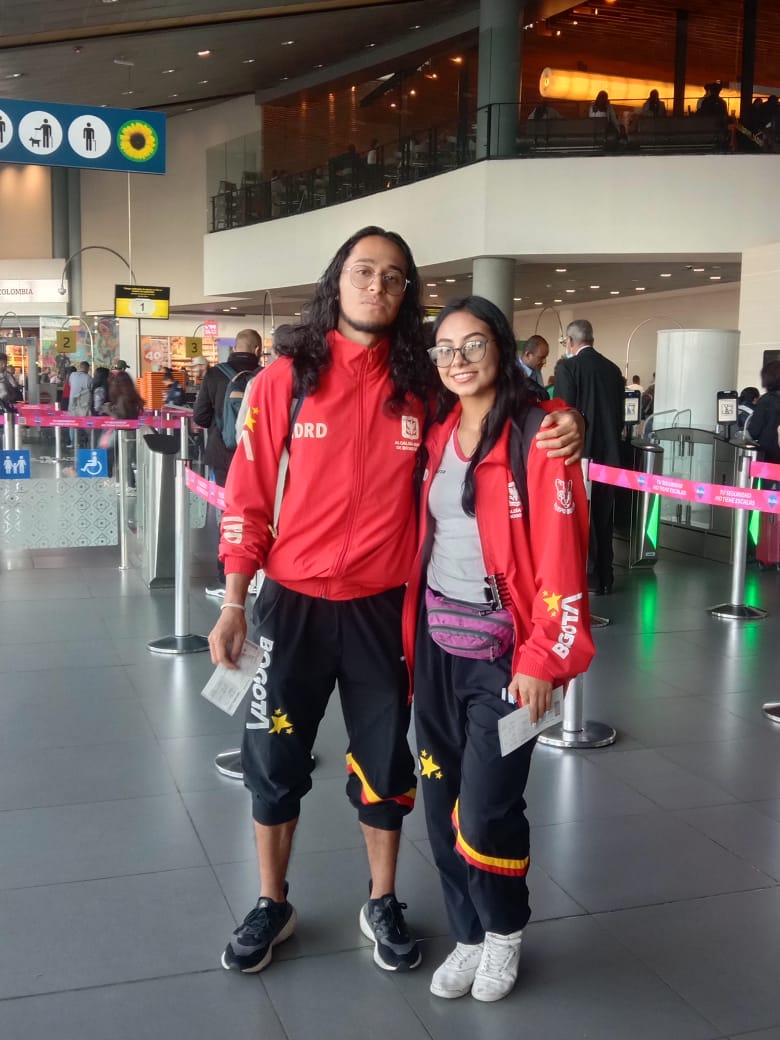 En la foto Laura Peña calderón y su guía Sergio Monterrosa.