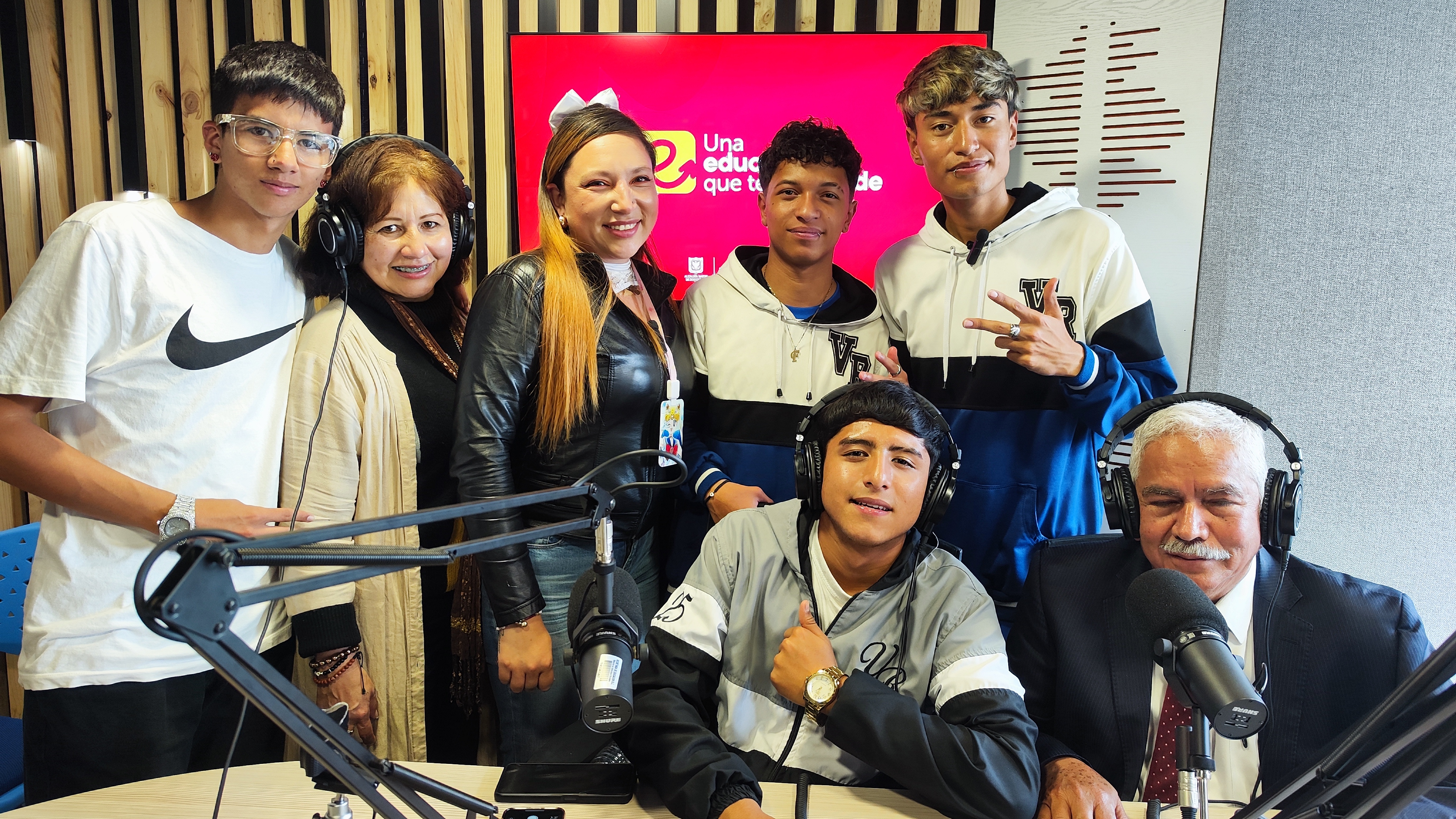 Imagen de los que participaron en la grabación del podcast